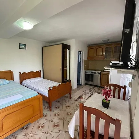 بيت ضيافة Hillside Haven Škalngur