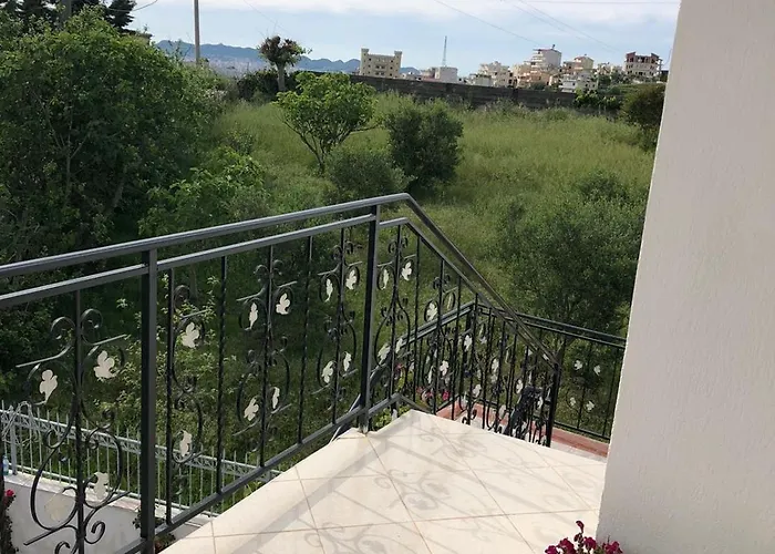 Hillside Haven ゲストハウス