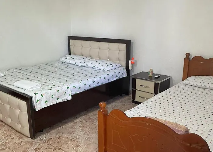 Hillside Haven ゲストハウス Škalngur