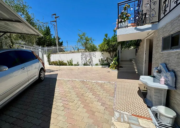 Hillside Haven ゲストハウス Škalngur