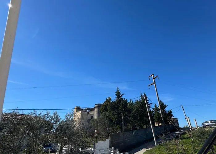 ゲストハウス Hillside Haven Škalngur